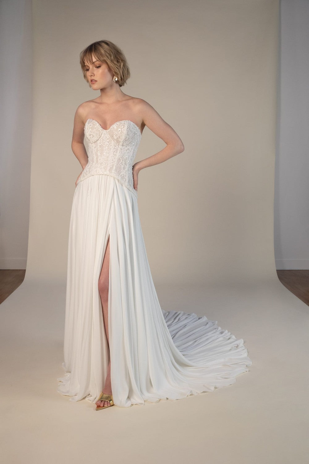 Finding the Right Fit in Large Wedding Dresses