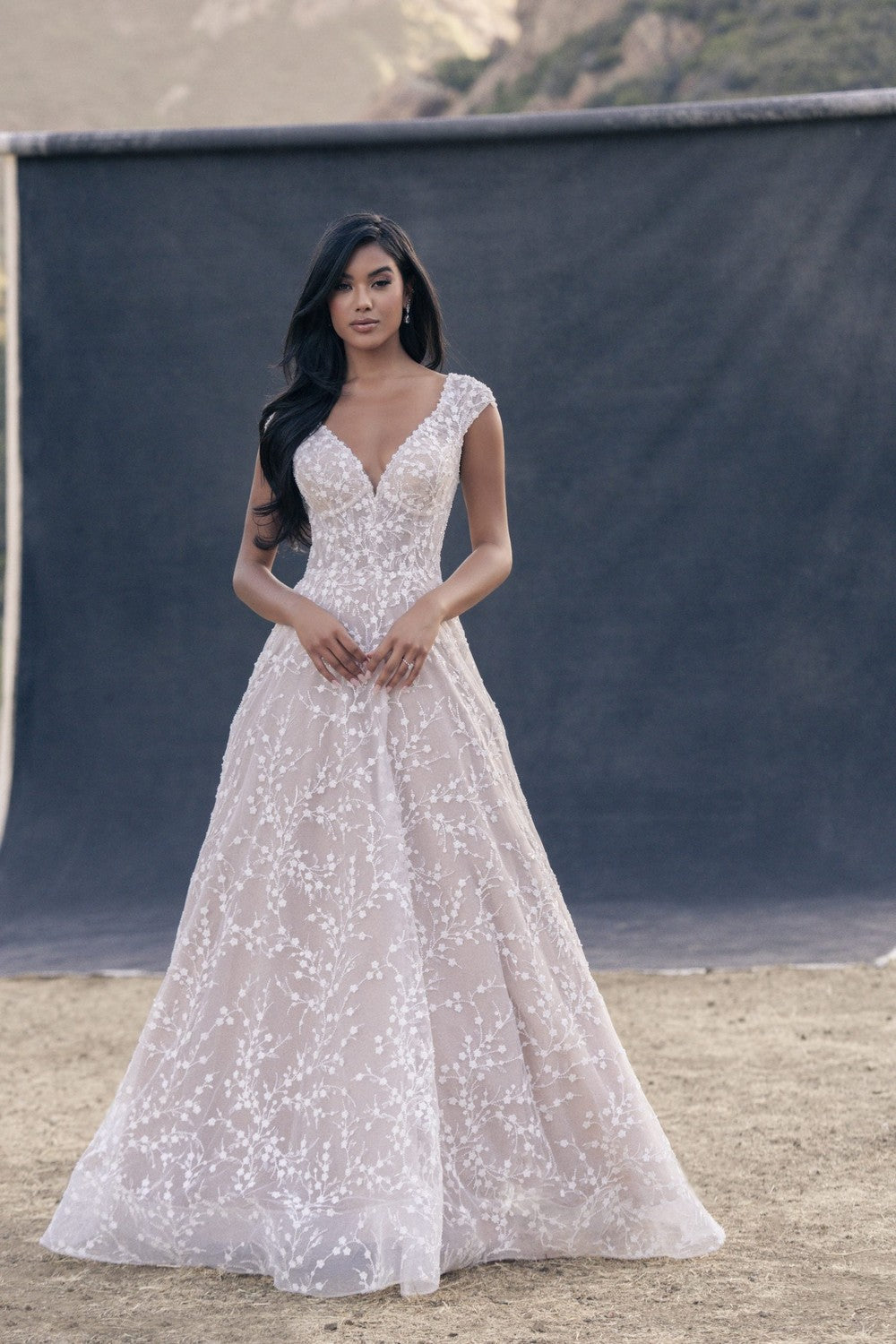 Adorable Wedding Dresses With Vintage Charm