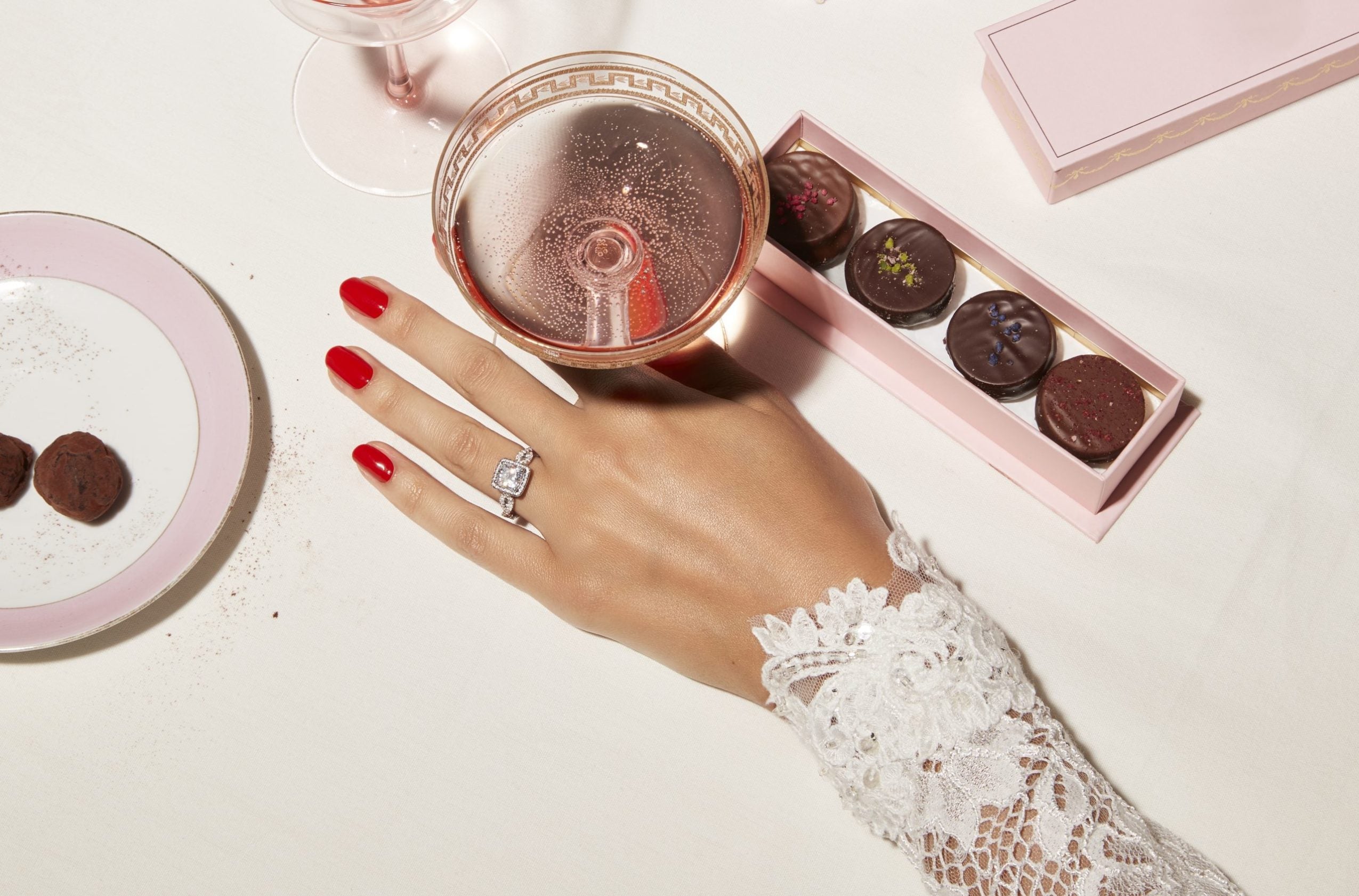 The Best Foods to Serve at the End of Your Wedding