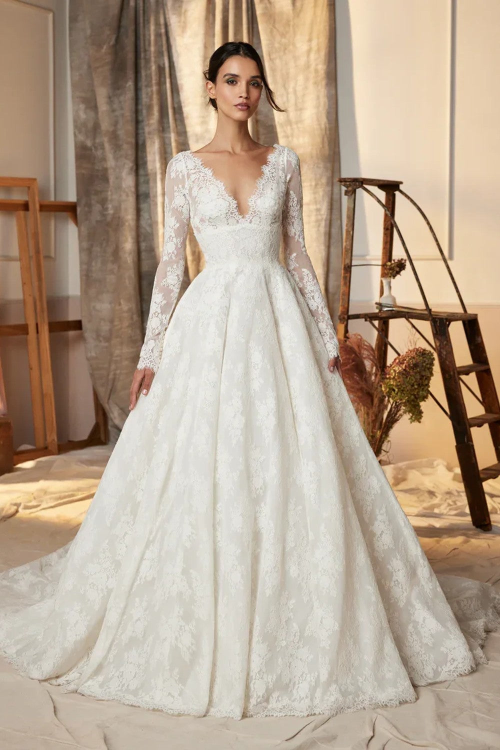 The Quiet Drama of Open Back Bridal Style