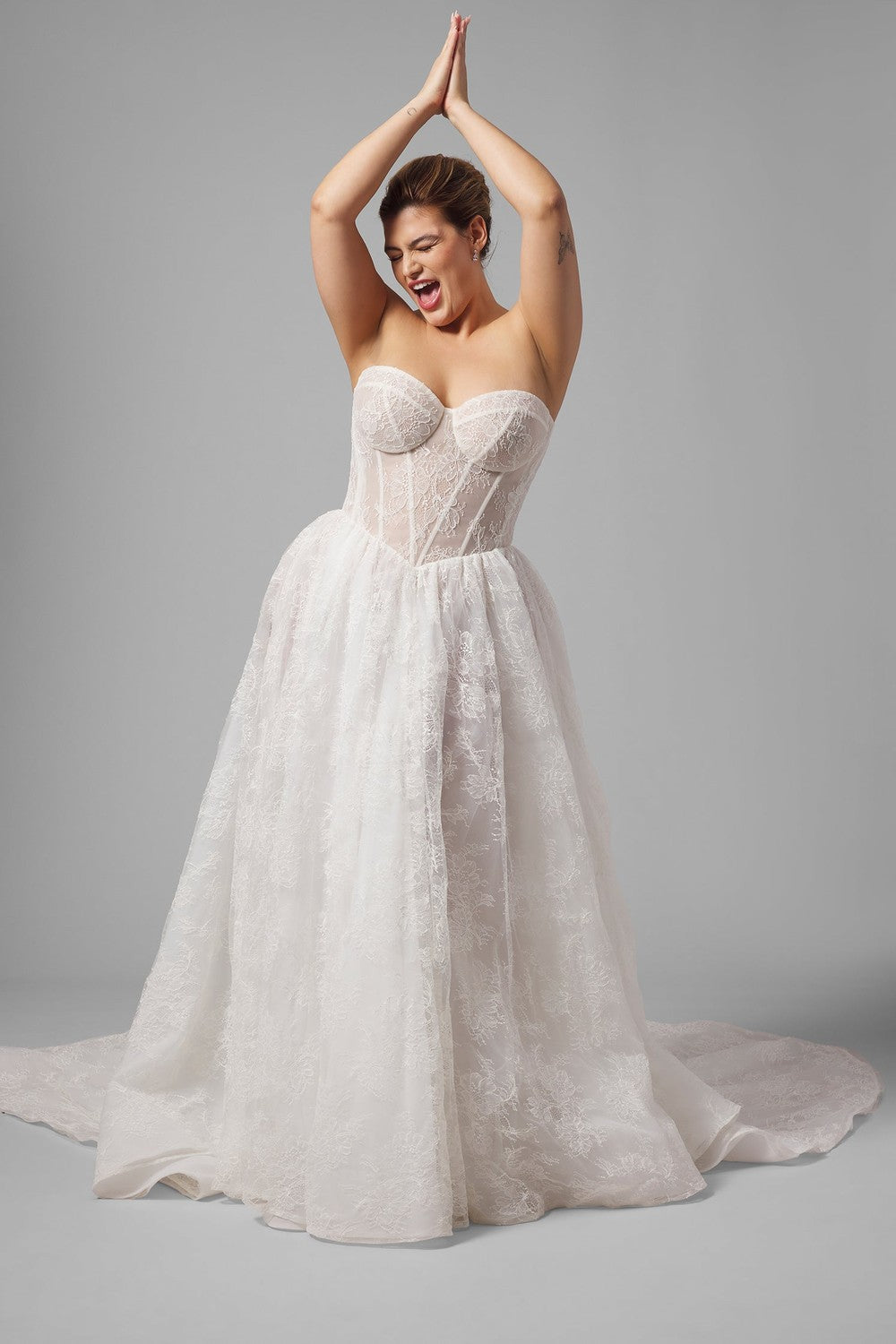 Plus-Size Basque-Waist Lace A-Line Wedding Dress With Detachable Bodysuit by Arava Polak — image 4 of 7