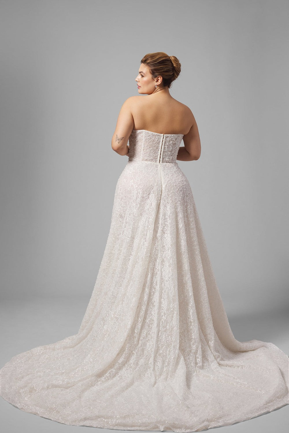 Plus-Size Chic And Glamorous Embellished Lace A-Line Wedding Dress With Detachable Shawl by Arava Polak — image 3 of 6