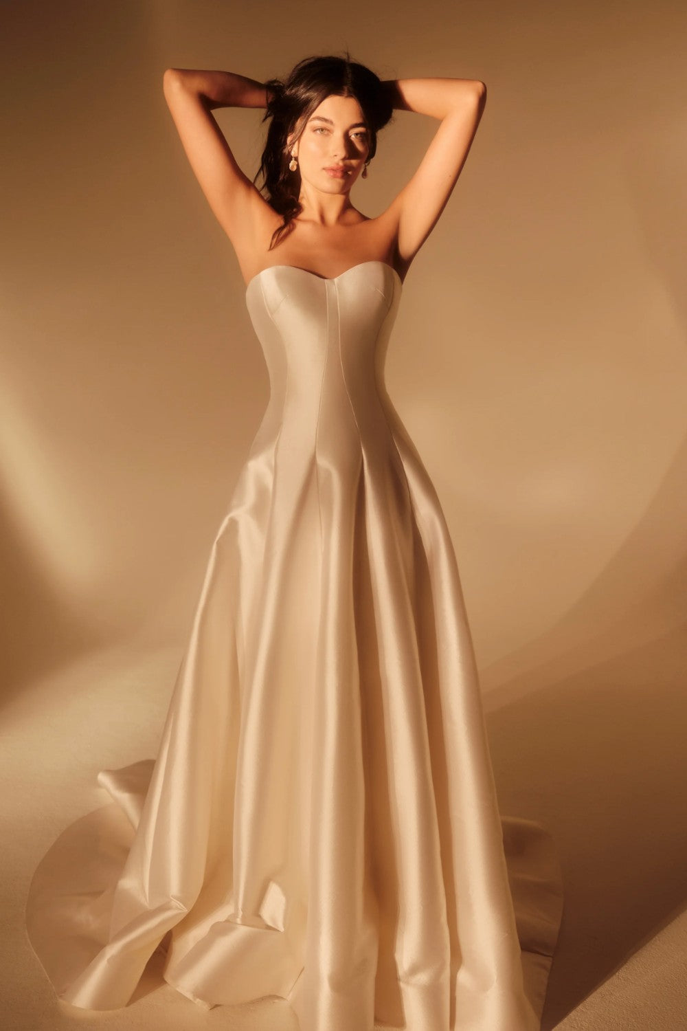 Plus-Size Modern Sweetheart A‑Line Gown With Sculpted Bodice by Enaura Bridal — image 1 of 3