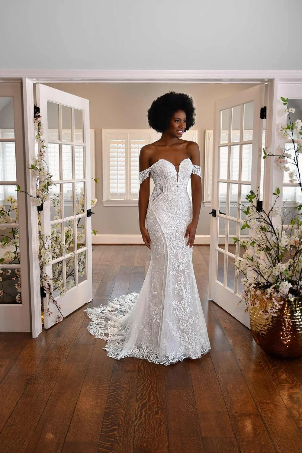 Lace Fit-And-Flare Wedding Dress | Kleinfeld Bridal