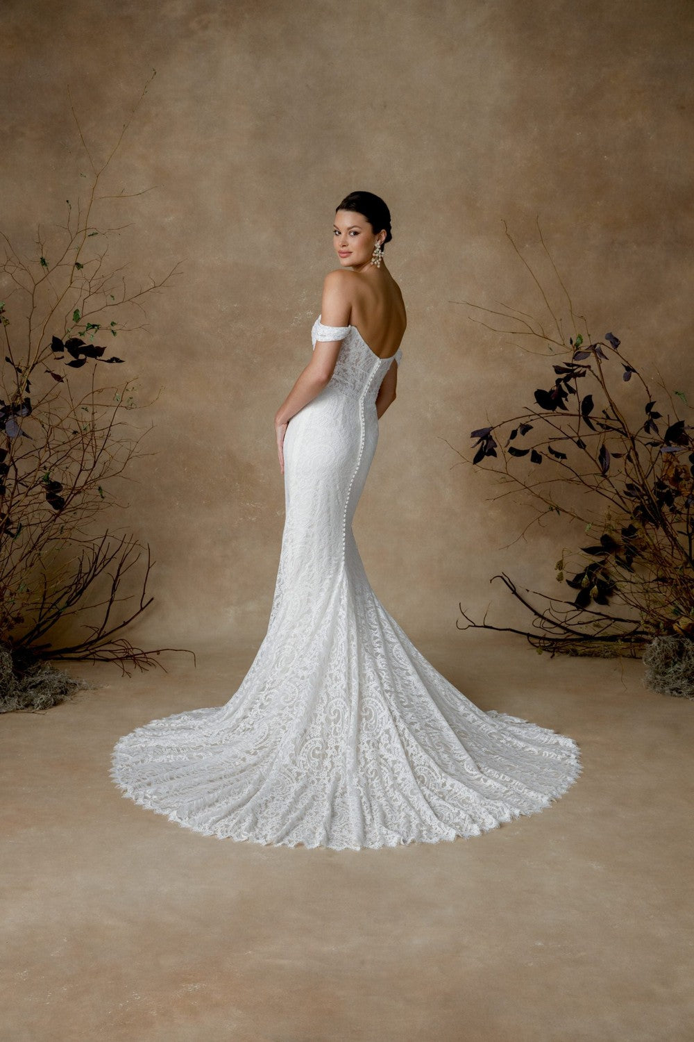 Chic And Romantic Lace Fit-and-Flare Wedding Dress With Buttons by Justin Alexander — image 2 of 2