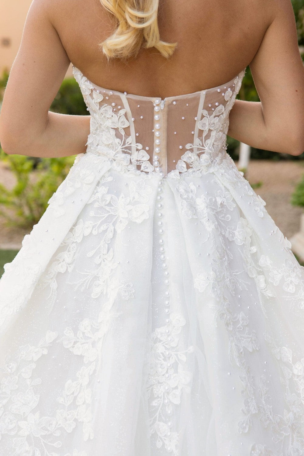 Romantic Tulle A-Line Wedding Dress With Slit by Martina Liana — image 2 of 4