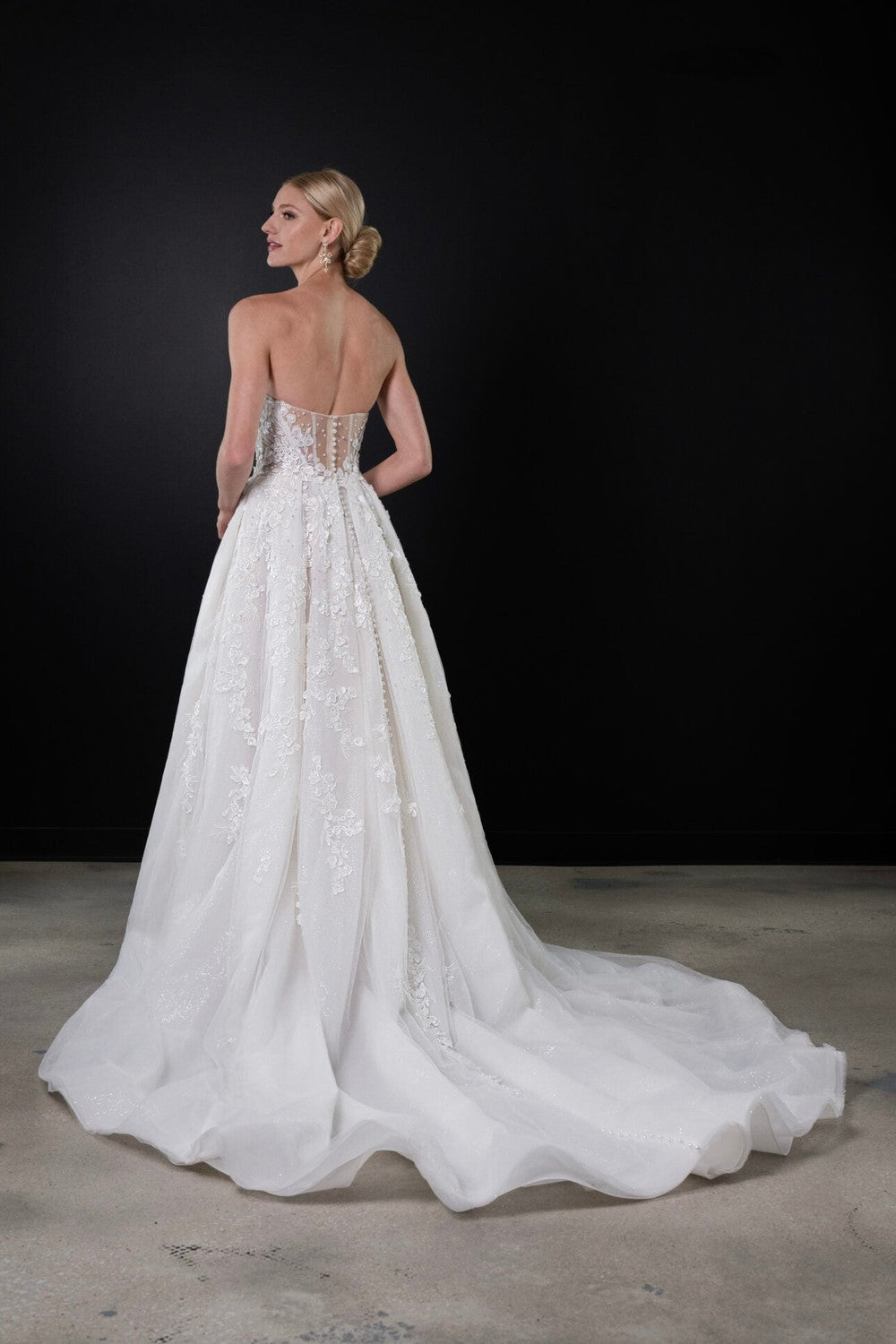 Romantic Tulle A-Line Wedding Dress With Slit by Martina Liana — image 3 of 4