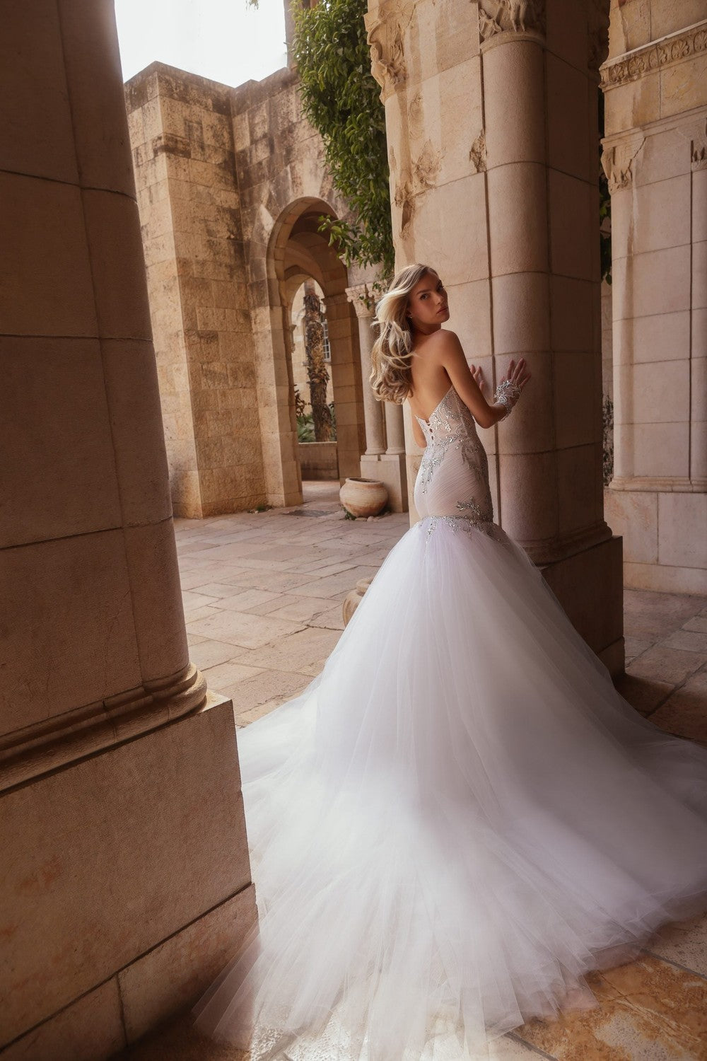 Sparkly Strapless Basque-Waist Tulle Mermaid Wedding Dress by Pnina Tornai — image 2 of 3