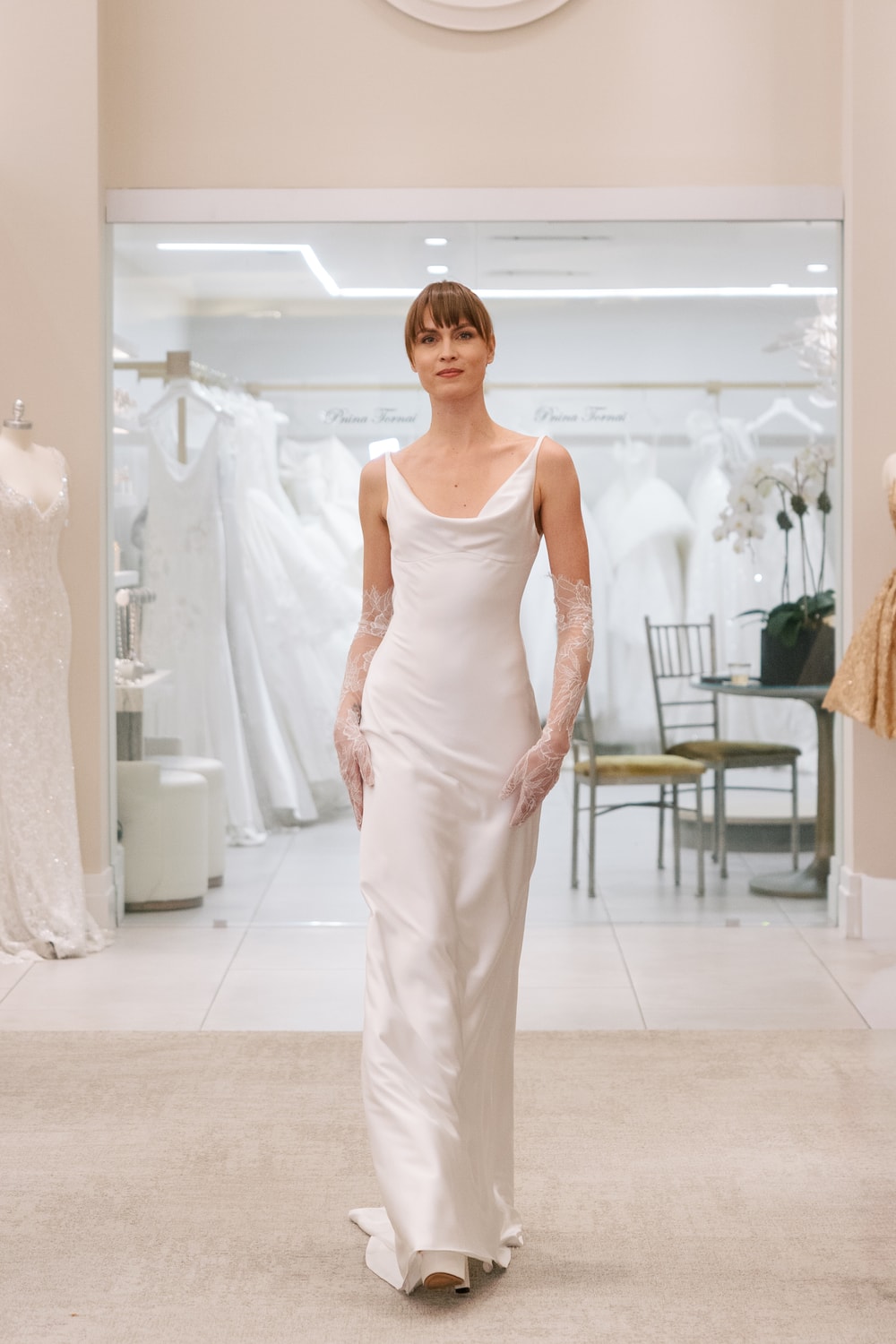 Why Scoop Necklines Feel So Effortlessly Bridal