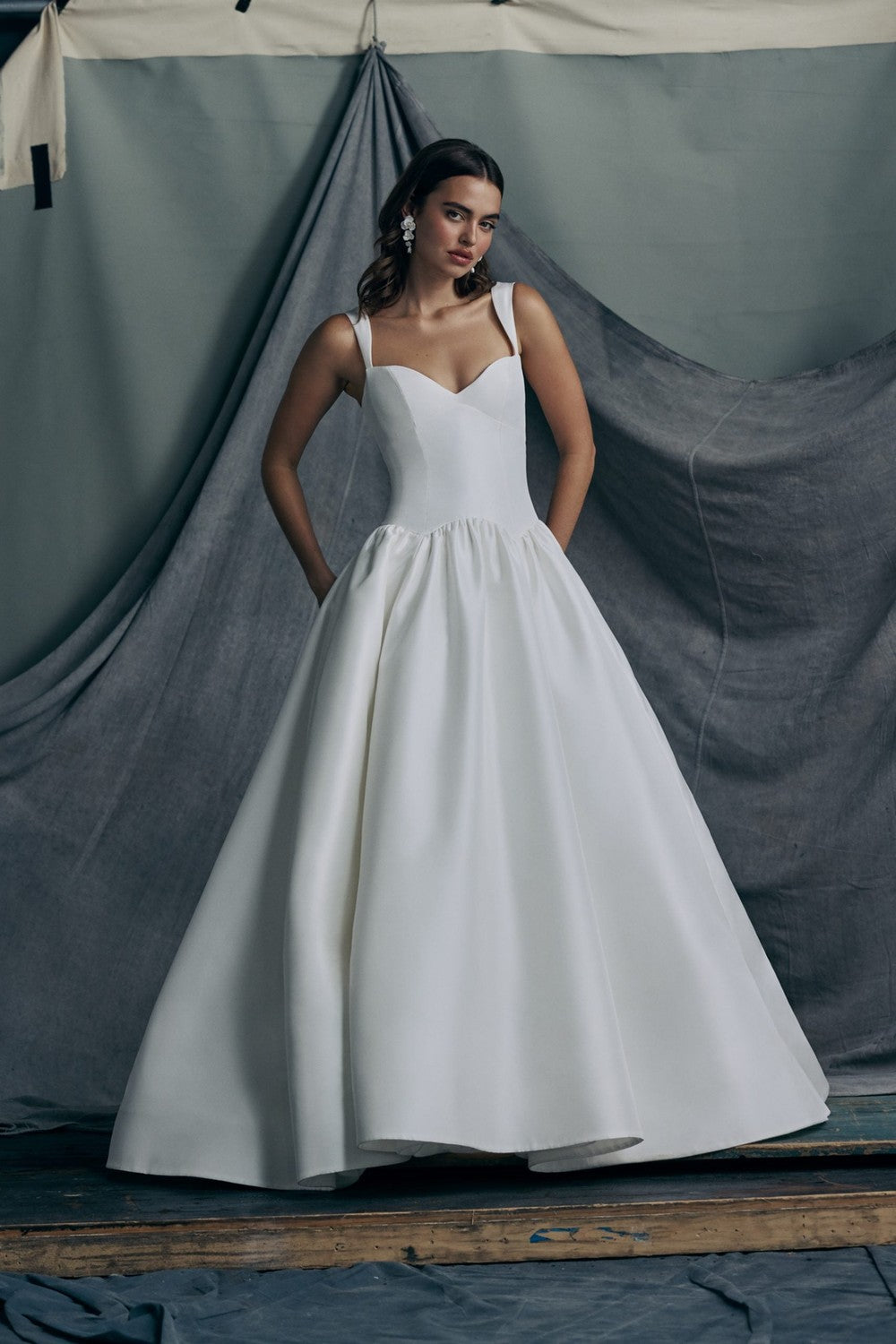 Anne Barge Wedding Dresses for a Grand Bridal Entrance