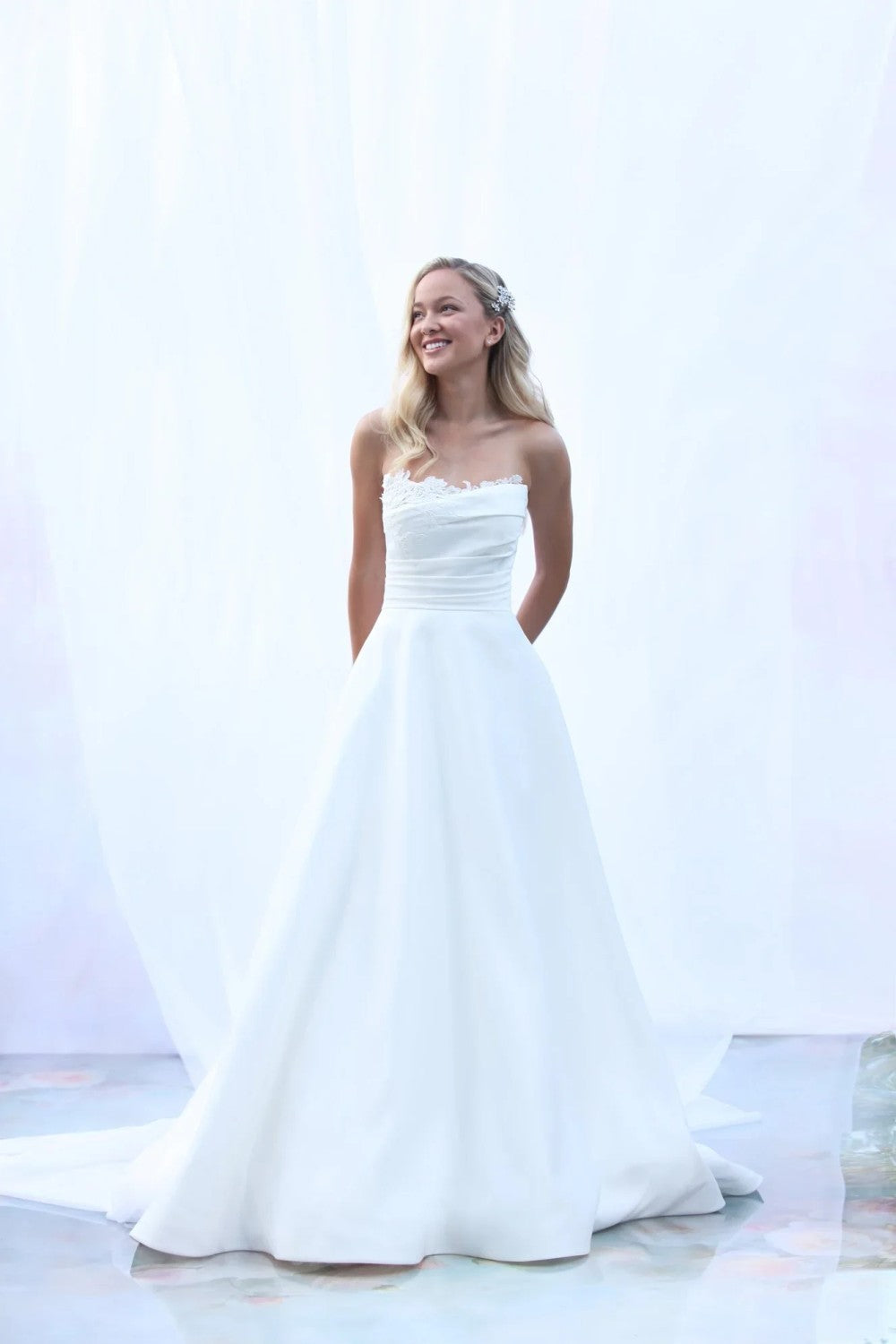 Why Bodice-Only Bridal Details Feel So Refined