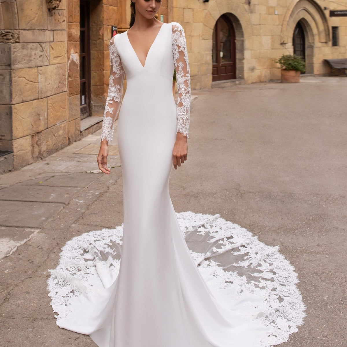 Long Sleeve Wedding Dresses Brides Love | Kleinfeld Bridal