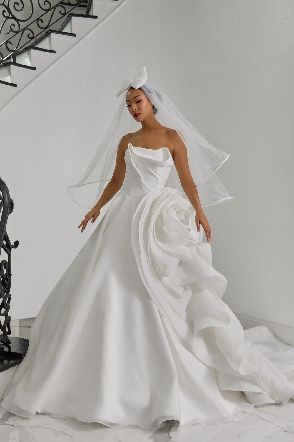 Esé Azénabor Sleeveless Wedding Dresses for Modern Brides