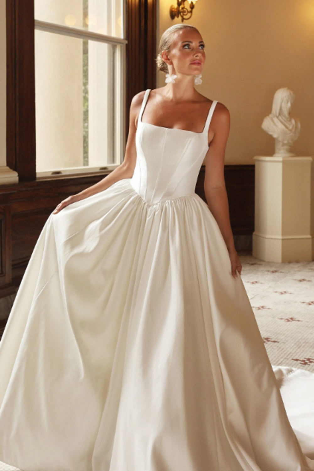 Architectural Wedding Dresses With Modern Romance