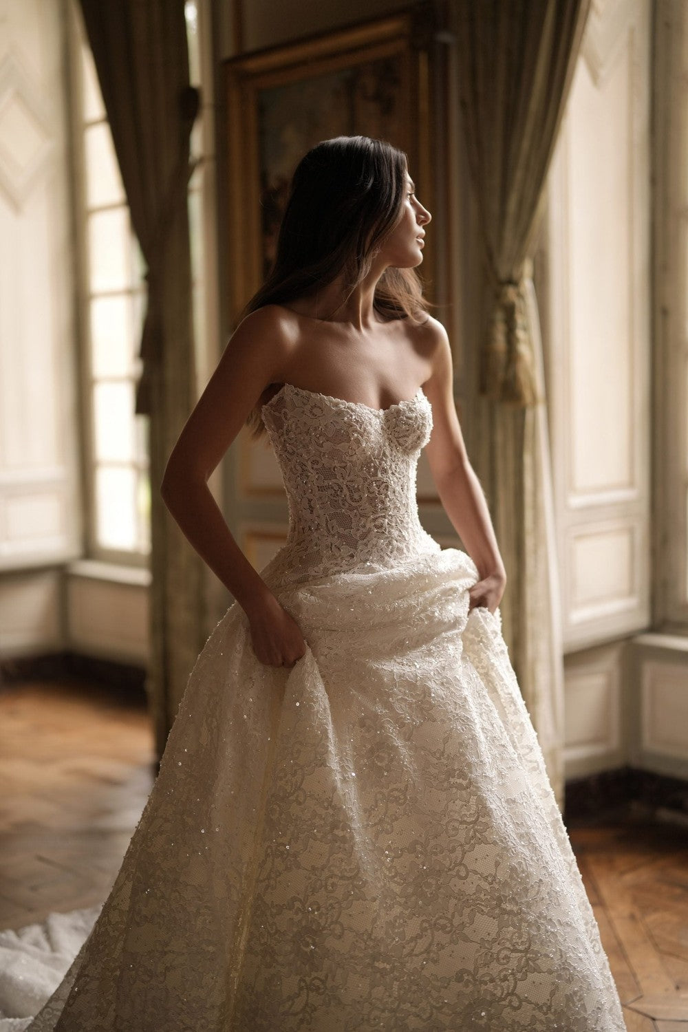Why the Basque Waist Feels So Fresh in Bridal