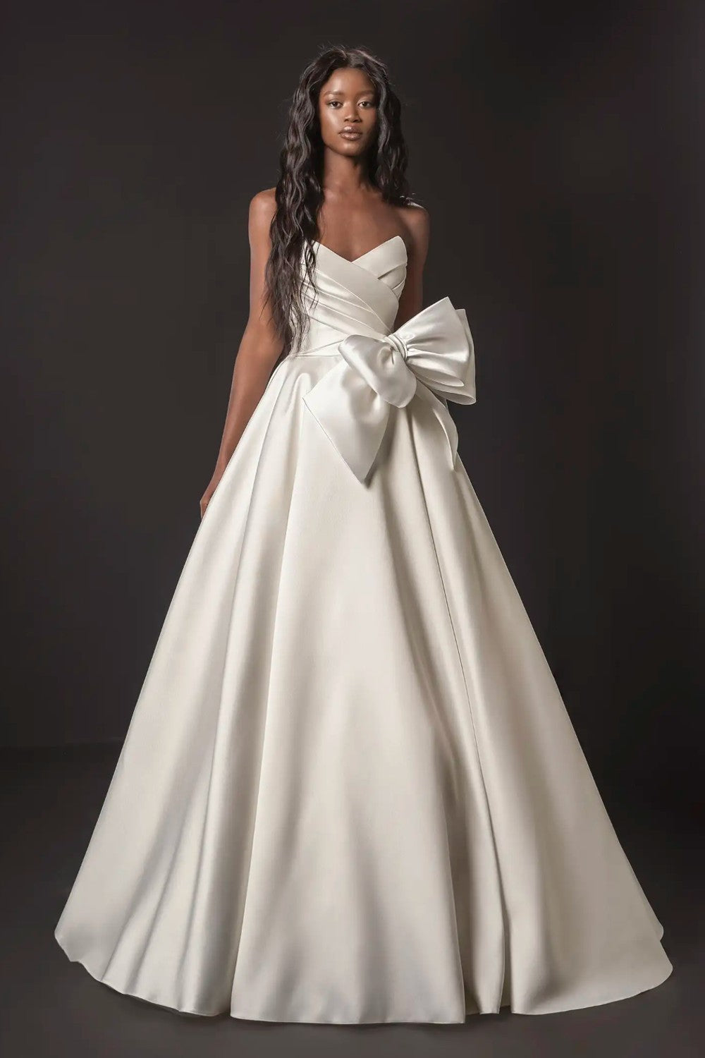 The Sculpted Elegance of Pnina Tornai Mikado