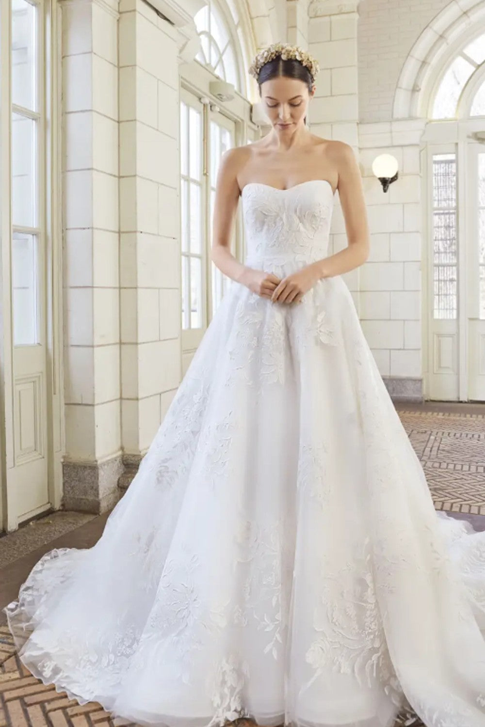 The Art of Embroidered Bridal Elegance