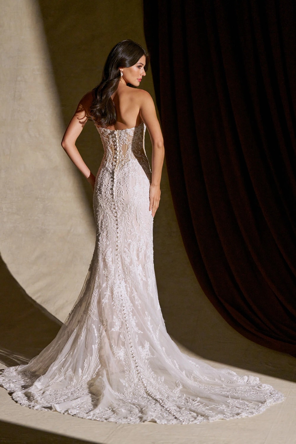 Romantic and Feminine Sweetheart Neckline Fit-and-Flare Wedding Dress by Allure Bridals — image 4 of 4