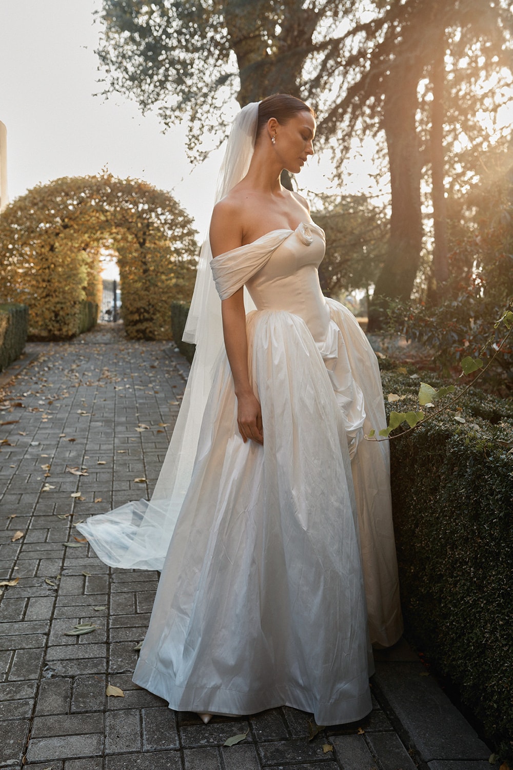 Vintage-Inspired Off-The-Shoulder A-Line Wedding Dress by Alon Livné — image 2 of 2