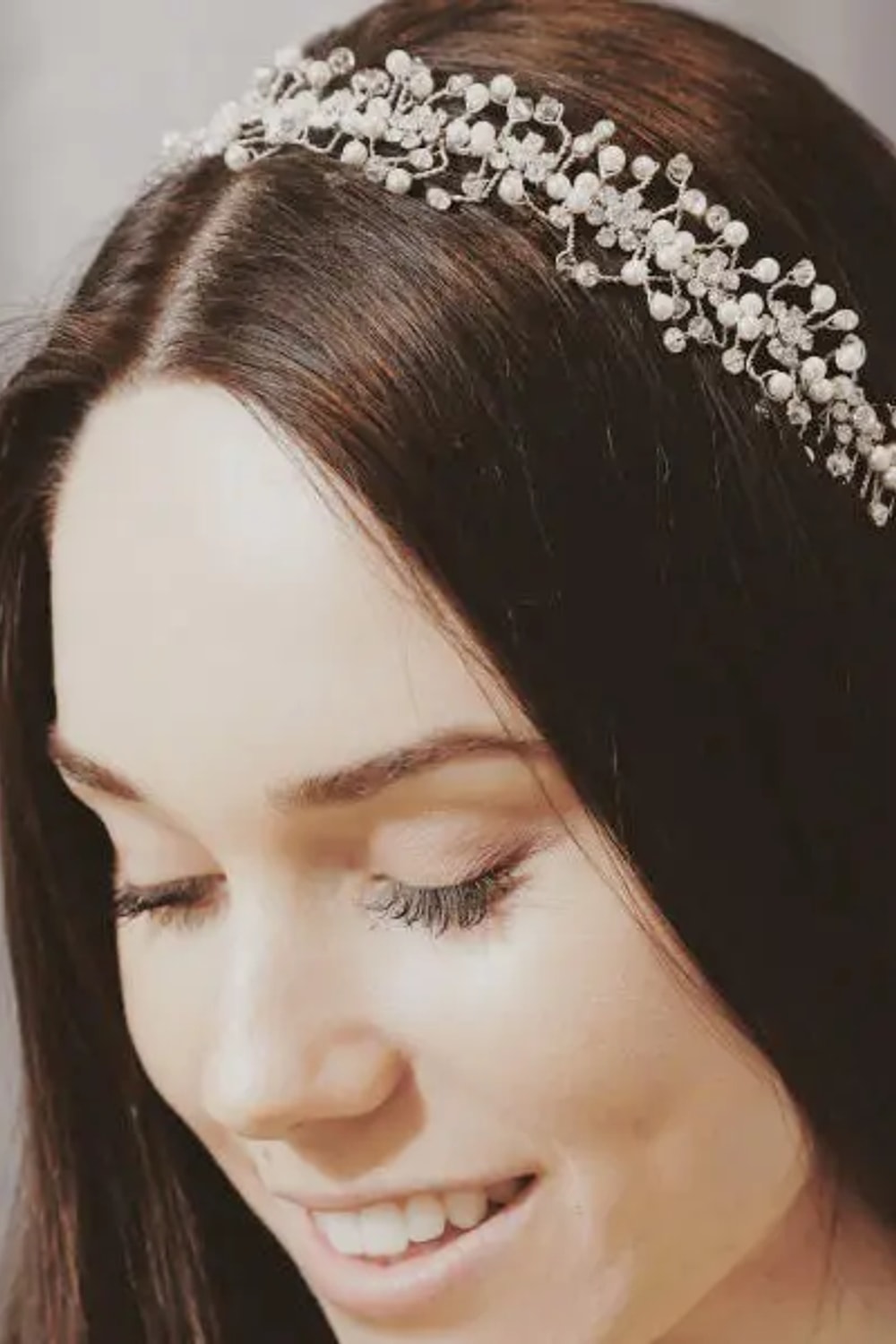 Versatile and Timeless Headpiece by Ellen Hunter — image 1 of 2