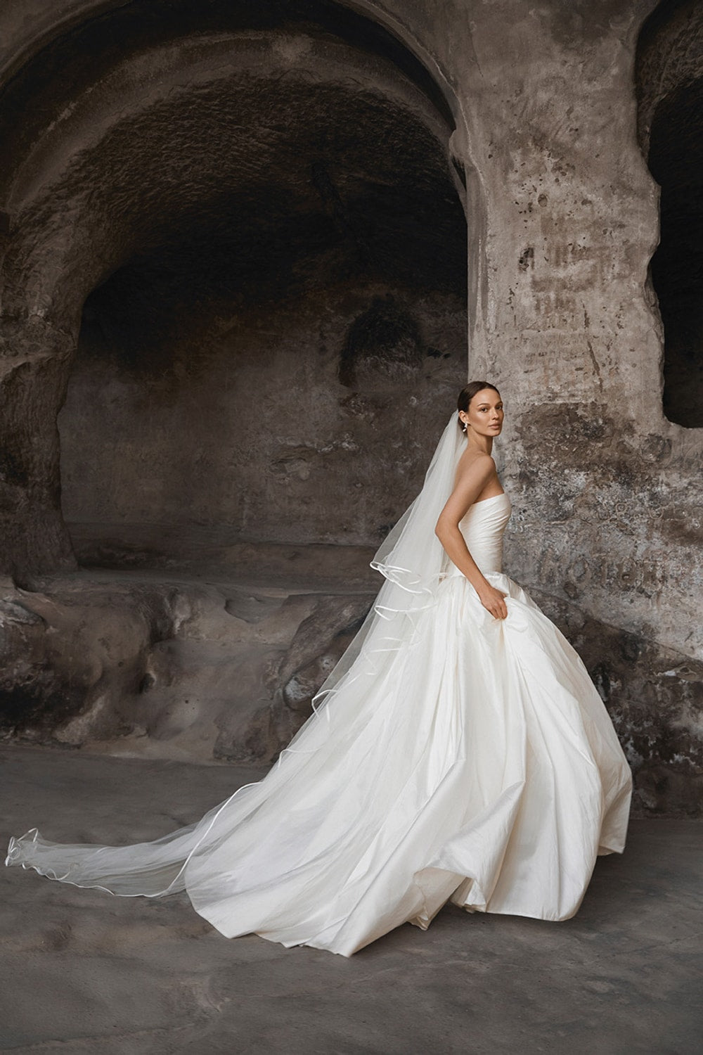 Dramatic and Structured Drop Waist A-Line Wedding Dress by Alon Livné — image 2 of 2