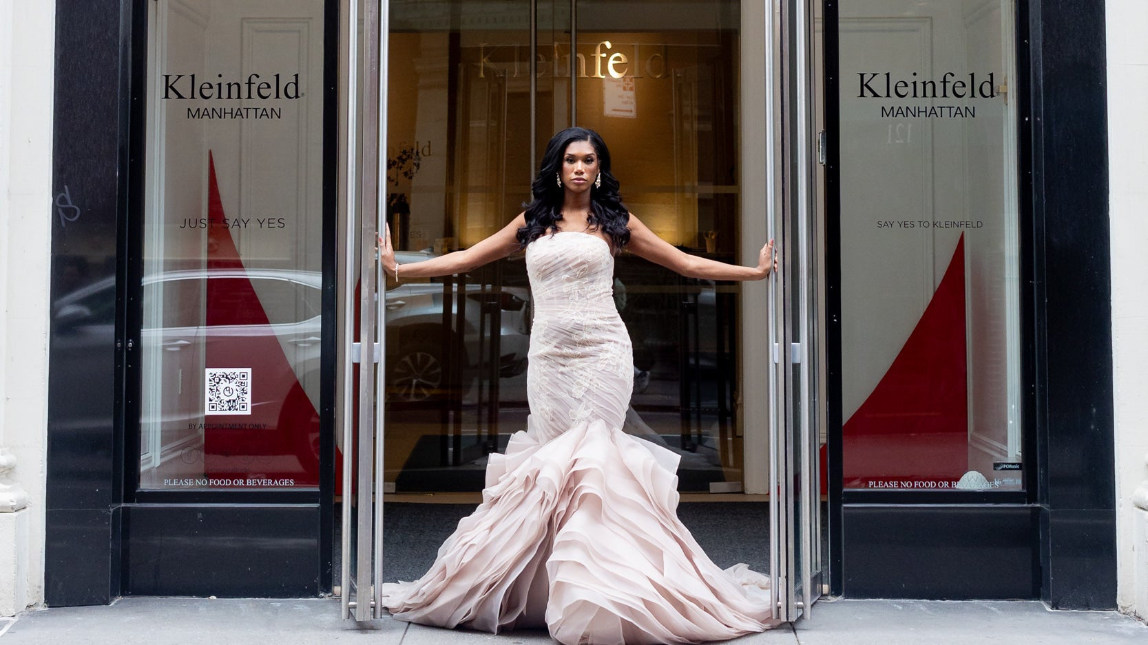 Wedding Dress Shopping: What to Bring Wedding Dress Shopping: What to Bring