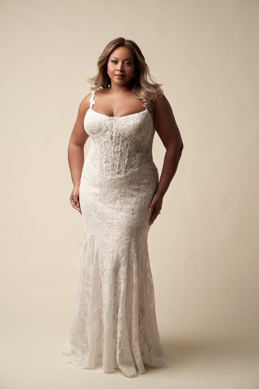 Basque-Waist Lace Sheath Wedding Dress With Corset And Buttons by Allure Bridals — image 2 of 3