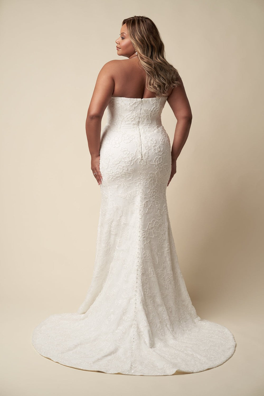 Plus-Size Lace Sheath Wedding Dress | Kleinfeld Bridal Plus-Size Lace Sheath Wedding Dress | Kleinfeld Bridal