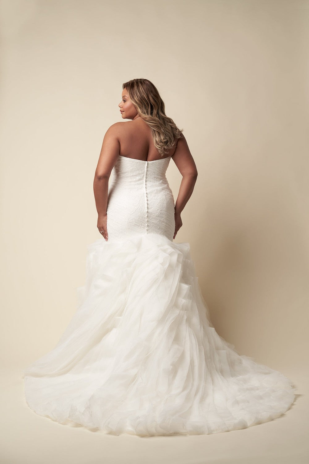 Plus-Size Romantic Strapless Mermaid Wedding Dress With Ruffled Skirt by Allure Bridals — image 4 of 4
