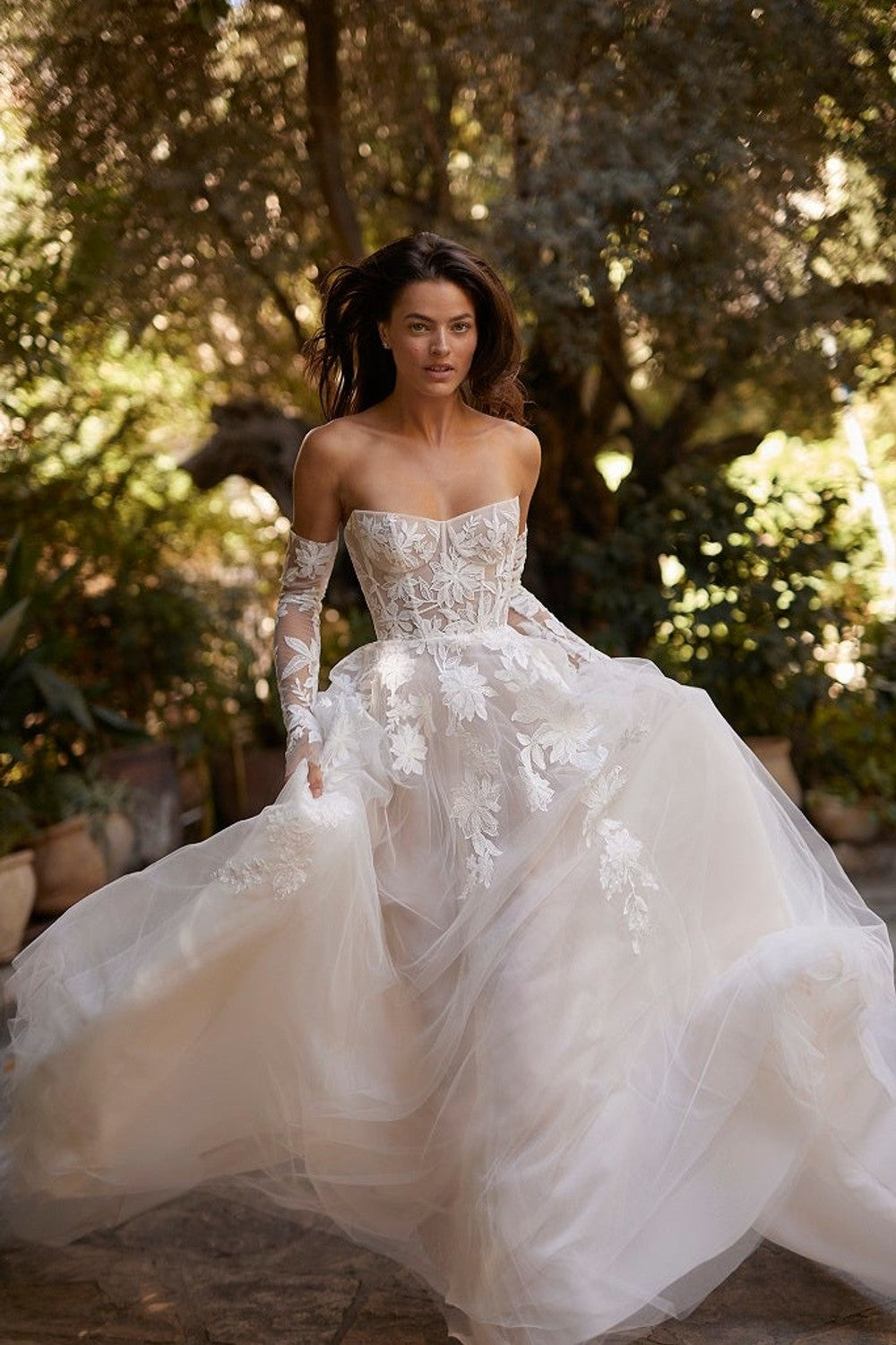 Chic And Romantic Tulle A-Line Wedding Dress With Detachable Sleeves by Arava Polak — image 1 of 2