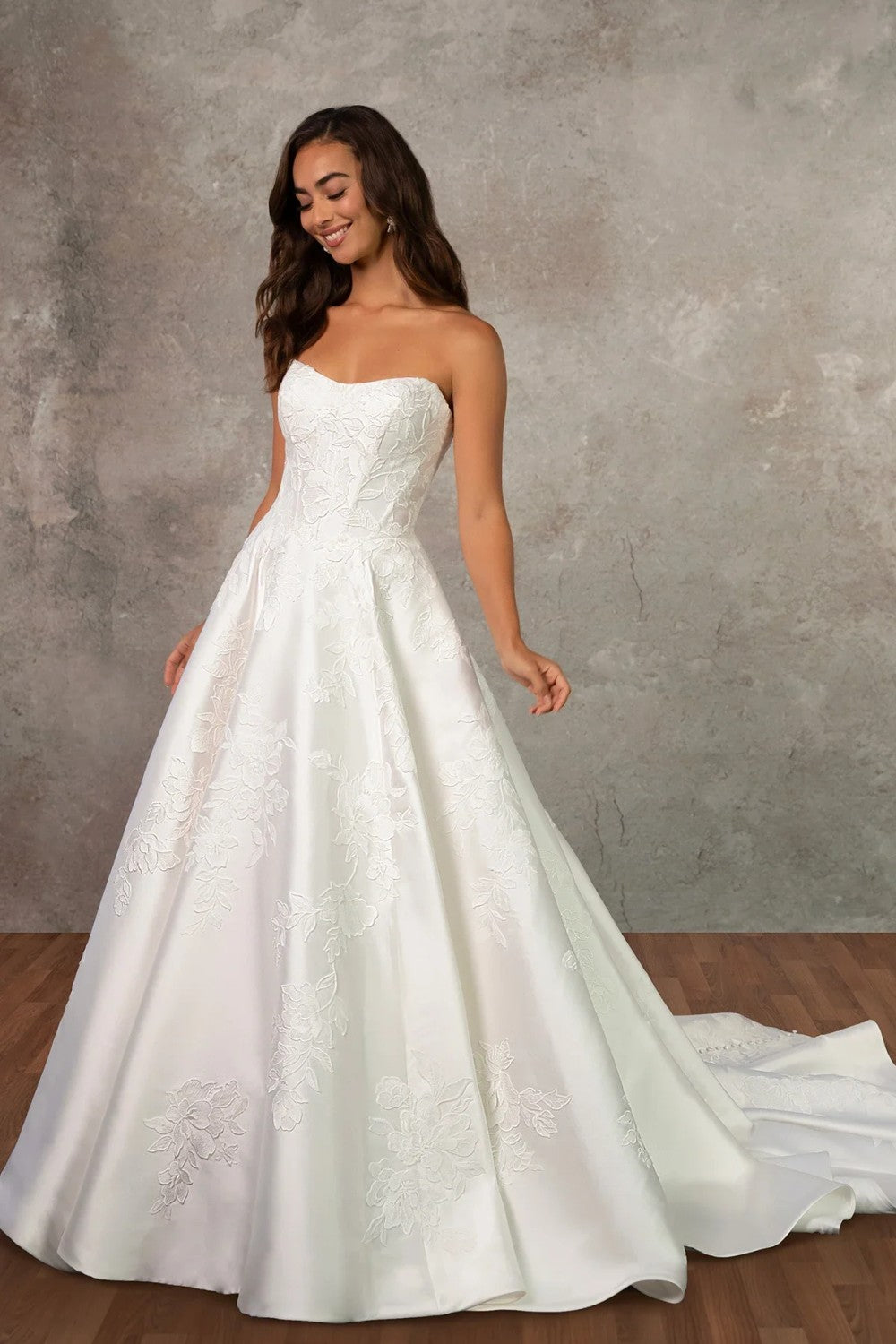 Strapless A-Line Wedding Dress With Lace Appliqué