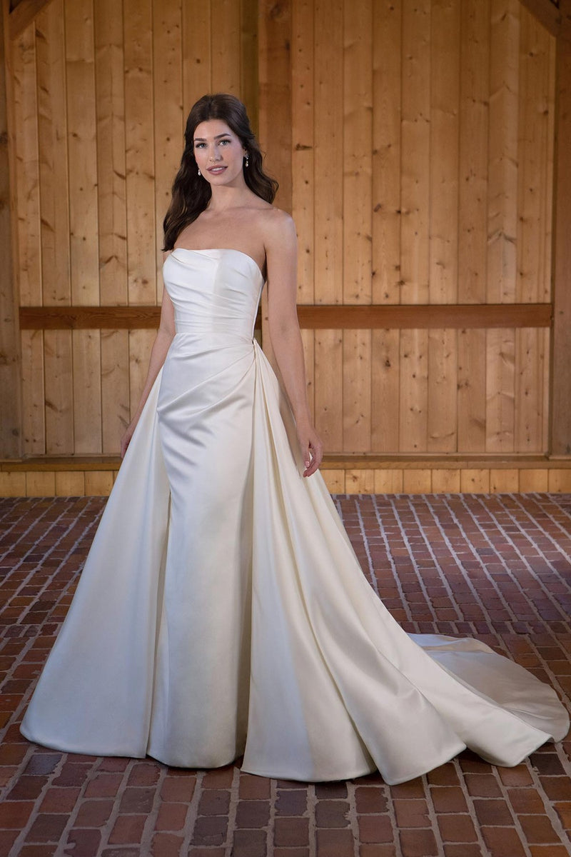 fit and flare wedding dress with detachable skirt Designer Fit-and-Flare Wedding Dress with Detachable Skirt