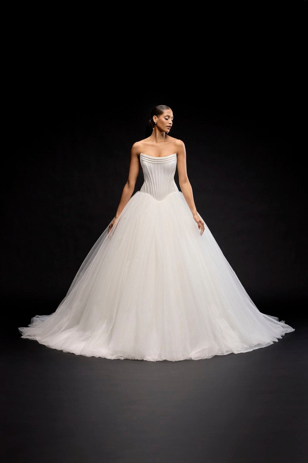 Chic And Fashion-Forward Basque-Waist Tulle Ball Gown by Justin Alexander Signature — image 1 of 2