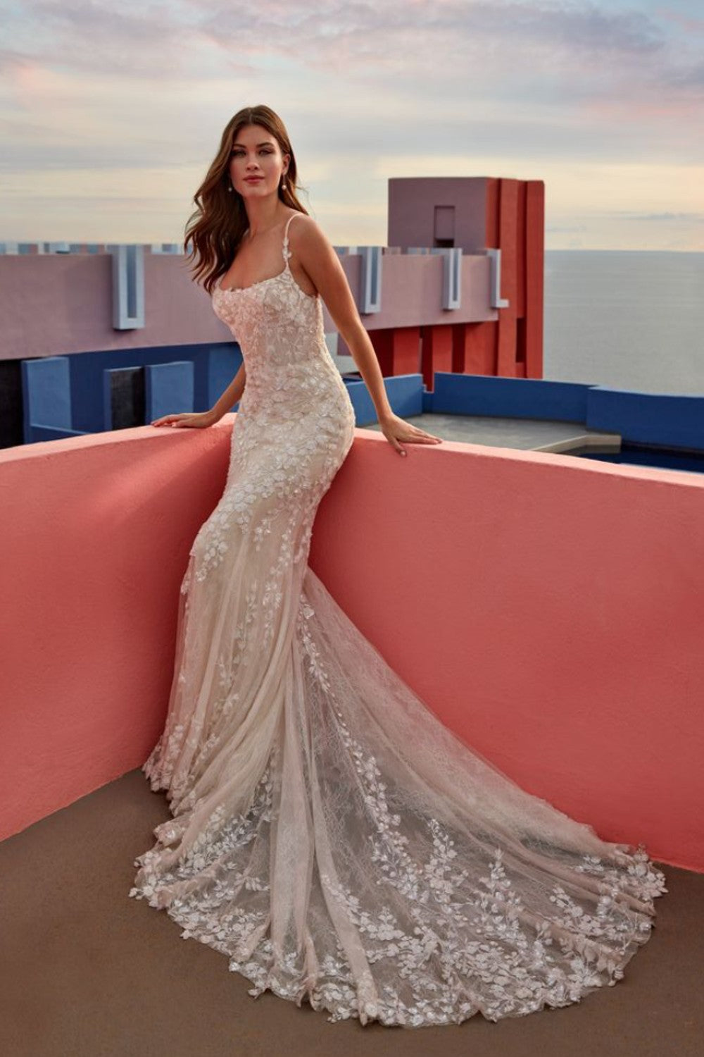 Scoop-Neck Lace Sheath Wedding Dress