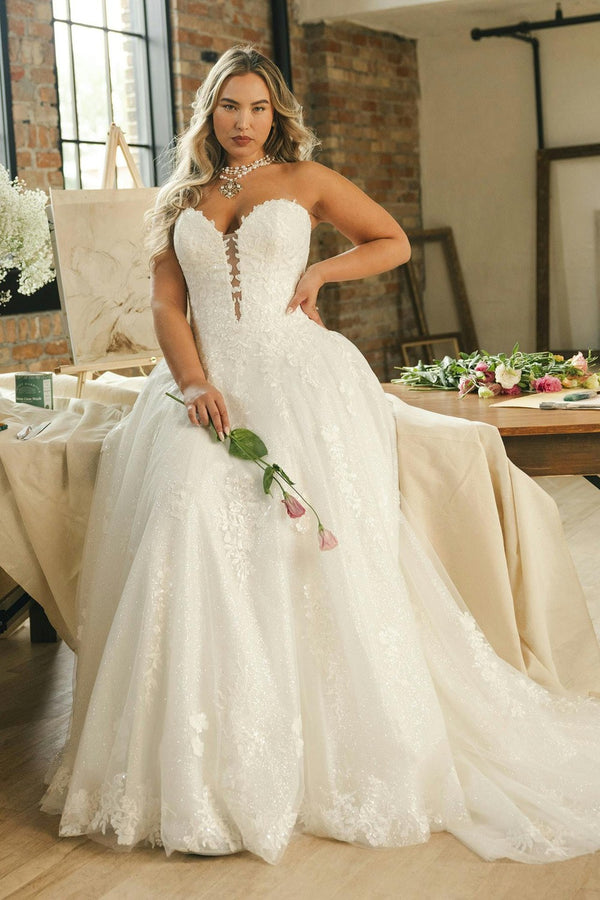 Plus-Size Strapless Sparkly Lace A-Line Wedding Dress With Buttons