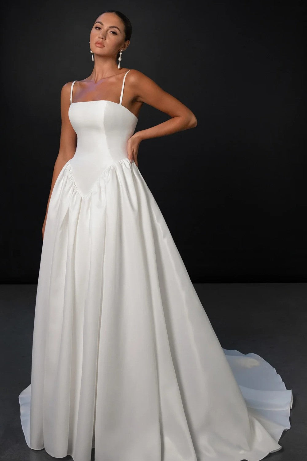 Chic And Simple Silk Organza Basque-Waist Ball Gown With Buttons by Martina Liana — image 2 of 4