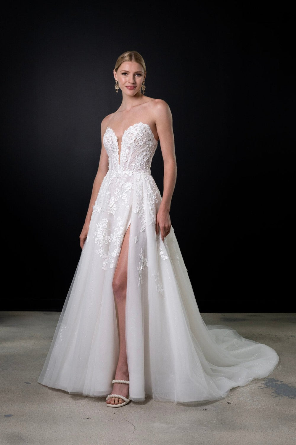 Romantic Tulle A-Line Wedding Dress With Slit by Martina Liana — image 4 of 4