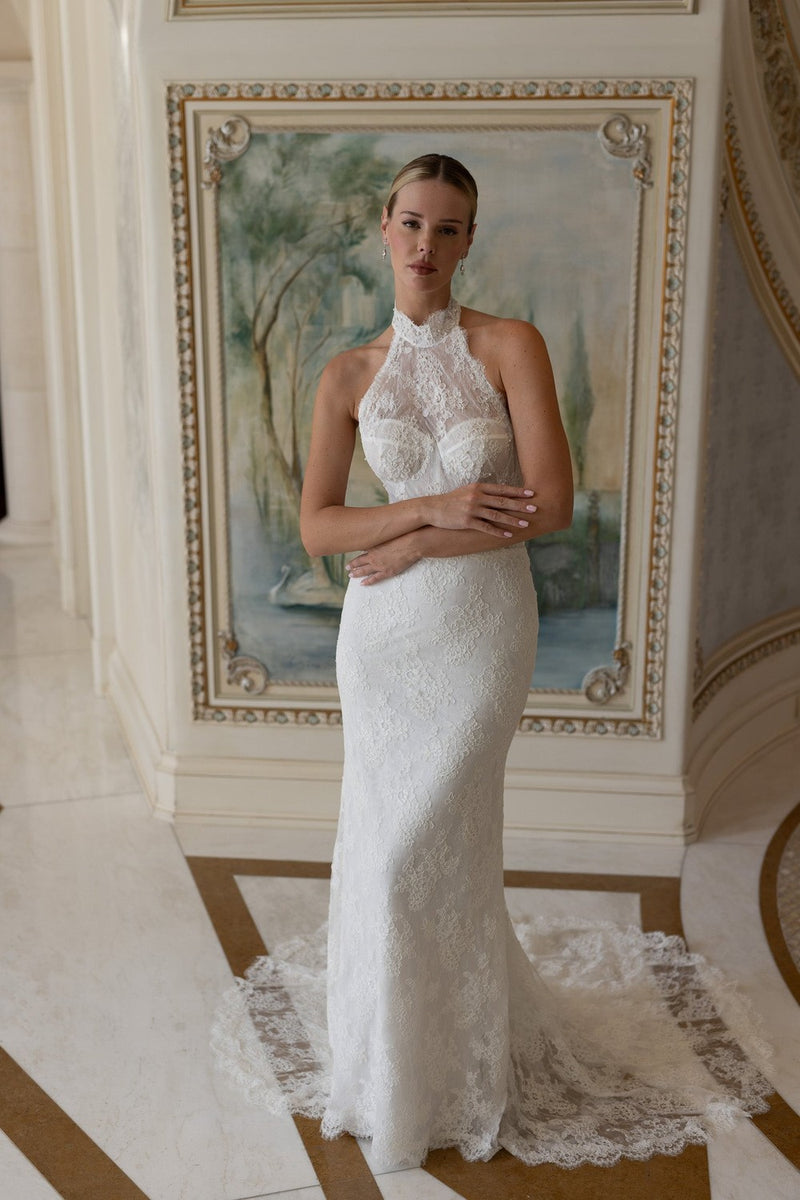 Chic And Romantic Halter-Neck Lace Fit-And-Flare Wedding Dress