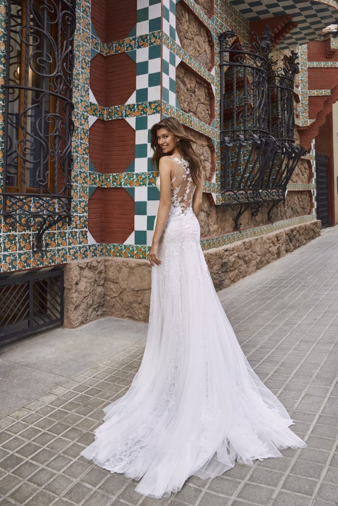 pronovias fit and flare
