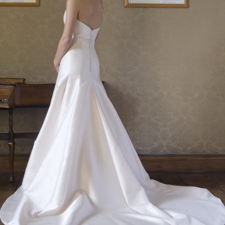 Strapless Sweetheart Neckline Fit And Flare Wedding Dress | Kleinfeld ...