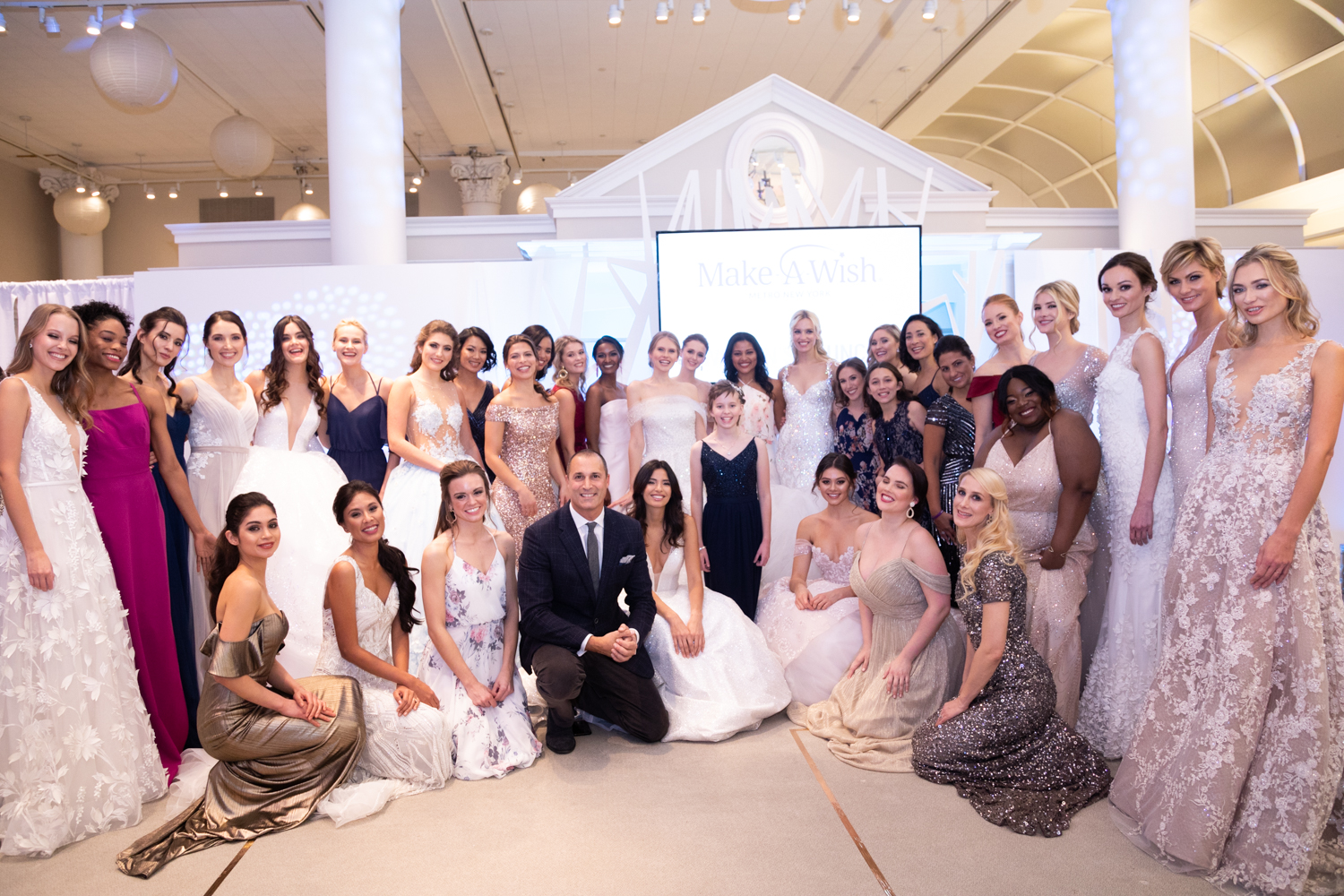 Kleinfeld Bridal, upscale bridal boutique and star of its own TV show, Say  Yes to the Dress. NYC Stock Photo - Alamy