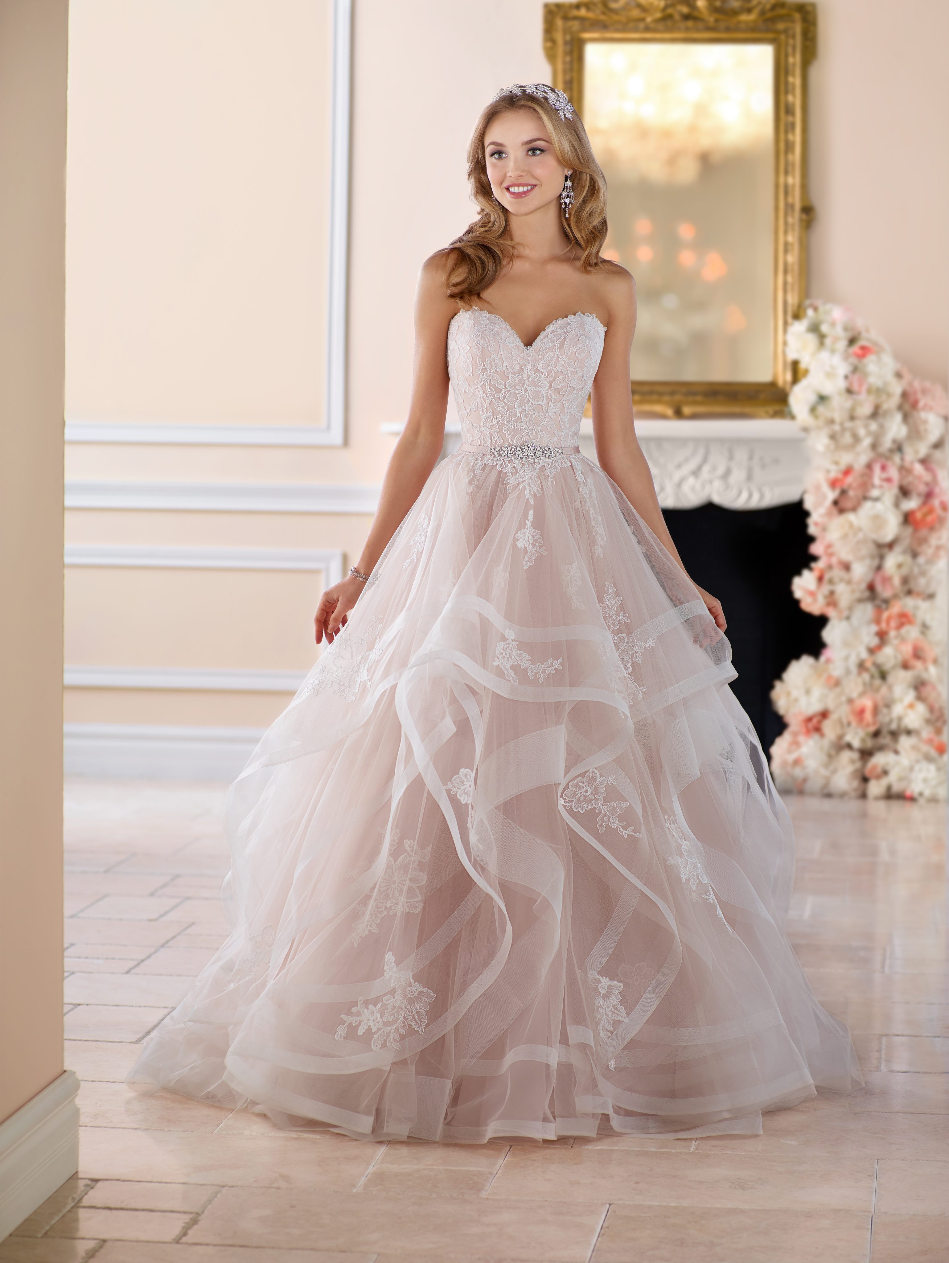 Verwonderend Pink Floral Lace Ball Gown Wedding Dress | Kleinfeld Bridal YM-89