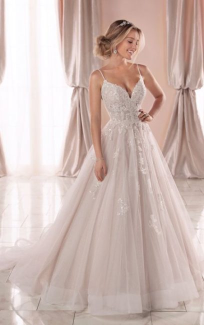 Spaghetti Strap V-neckline Ball Gown Wedding Dress With Beading And ...