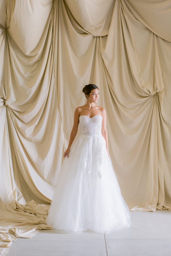 How to Find the Best Wedding Dress for Your Body Shape | Kleinfeld Bridal