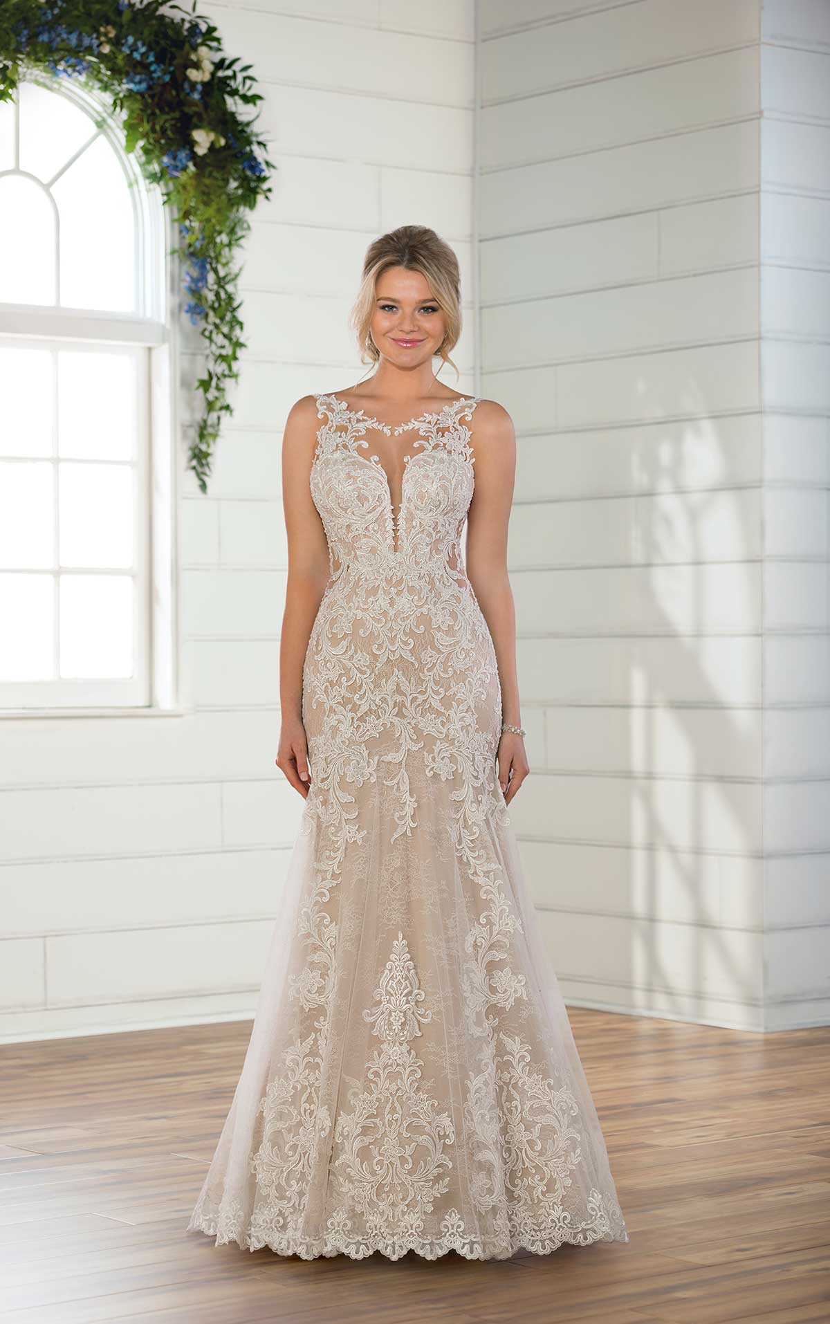 Sleeveless Illusion Lace Wedding Dress