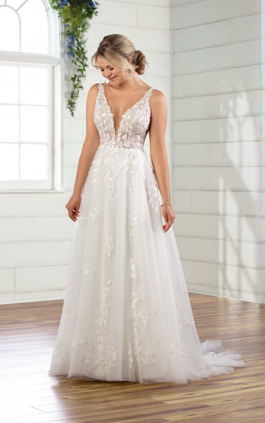 Sleeveless V Neckline A Line Wedding Dress With Tulle Skirt Kleinfeld 6336