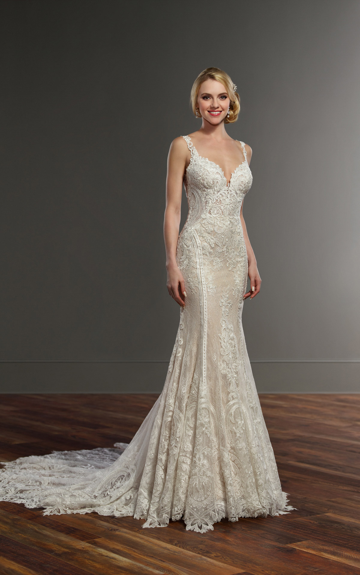 Sleeveless Sweetheart  Neckline  Lace Fit And Flare Wedding 