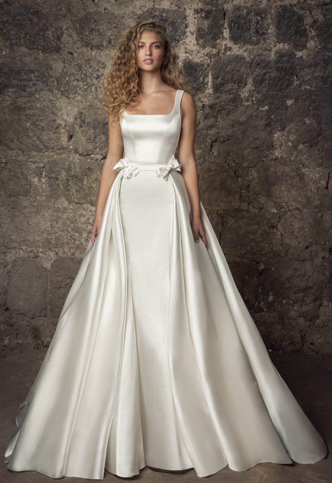 Sleeveless Satin Square Neck Mermaid Wedding Dress With Pearl Belt And 6186