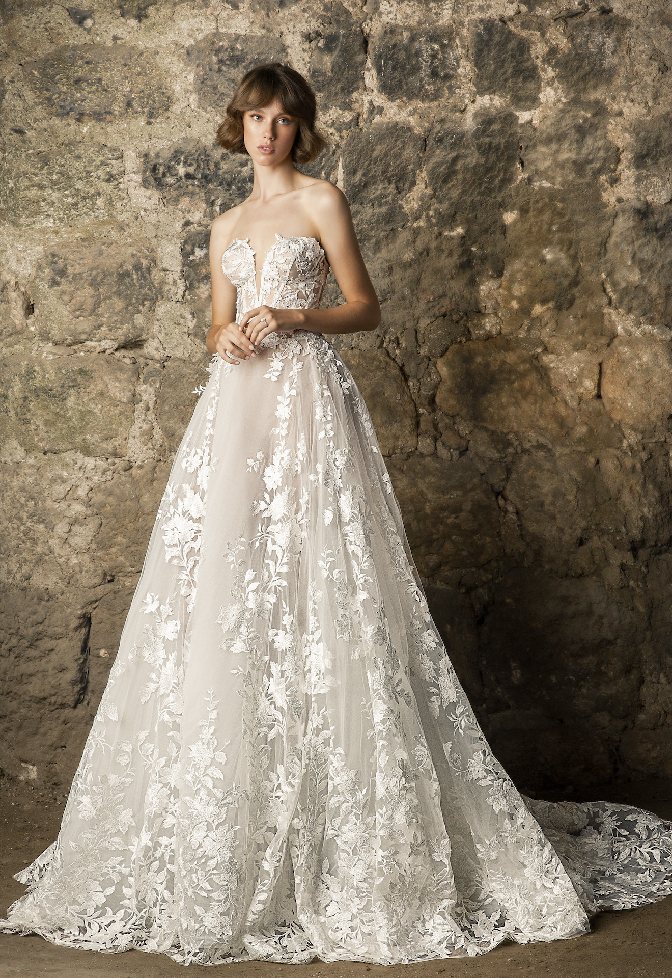 Strapless V Neckline Lace A Line Wedding Dress Kleinfeld Bridal 2995