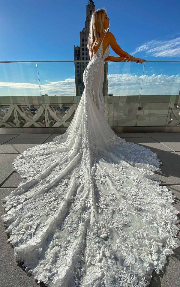 Sexy 3D Lace Wedding Dress With V-Neck And Beading